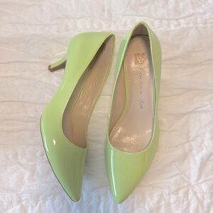Anne Klein Lime Green Pumps / Heels. Size 7. Cute, Fun, and Flirty!